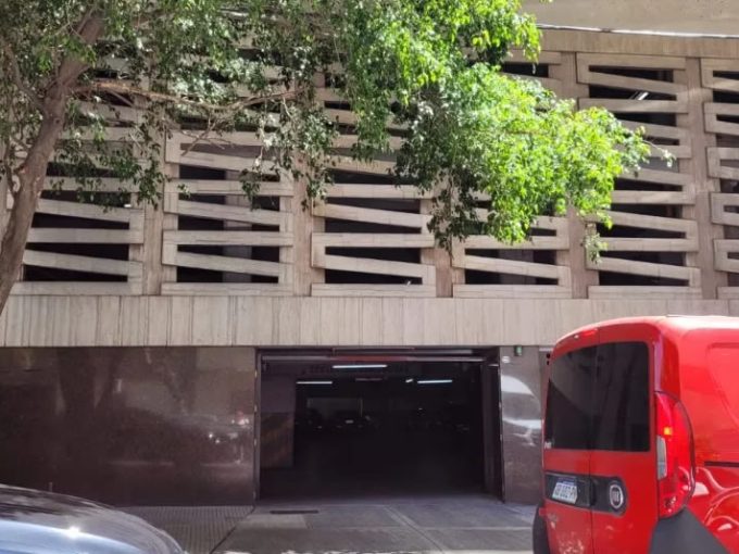 Venta Cochera En Recoleta